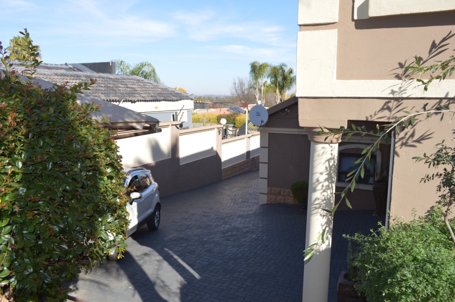 3 Bedroom Property for Sale in Wilkoppies North West